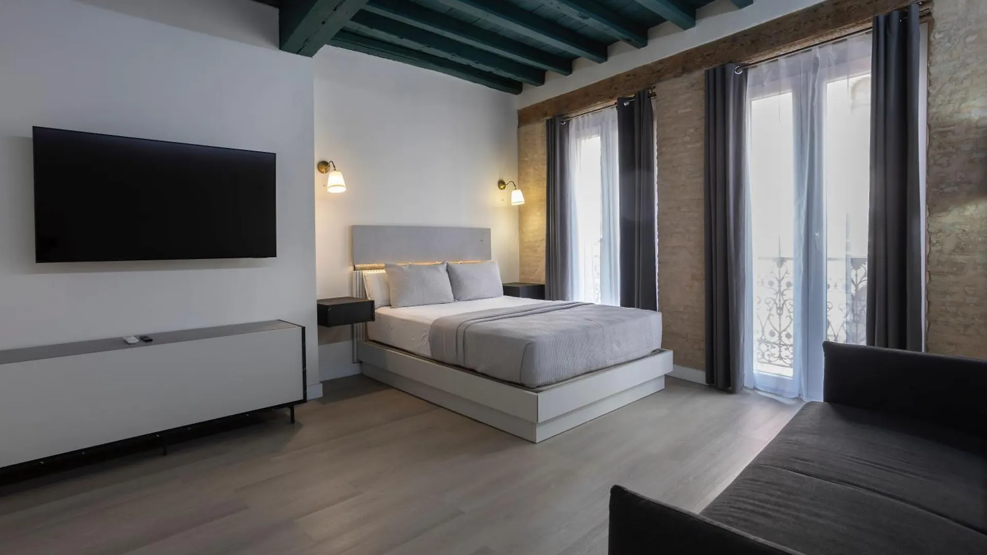 Wonderful Apartments In Seville Oldtown