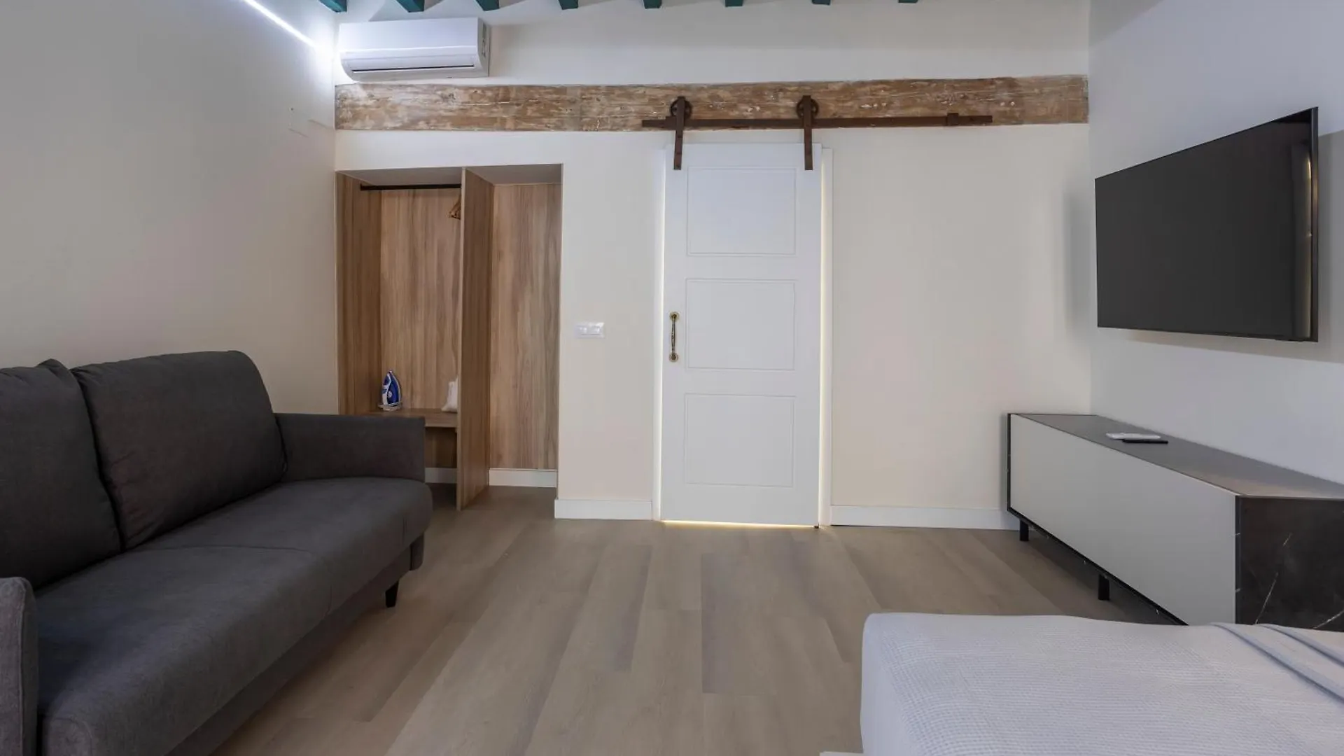 Wonderful Apartments In Seville Oldtown